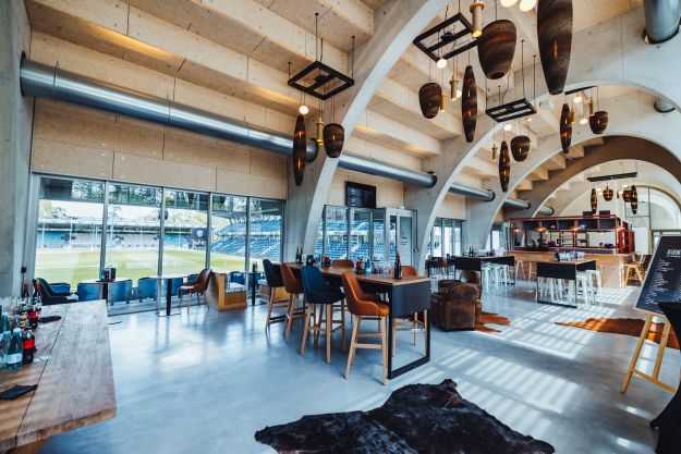 Espace réceptif séminaires Food Court Aviron bayonnais