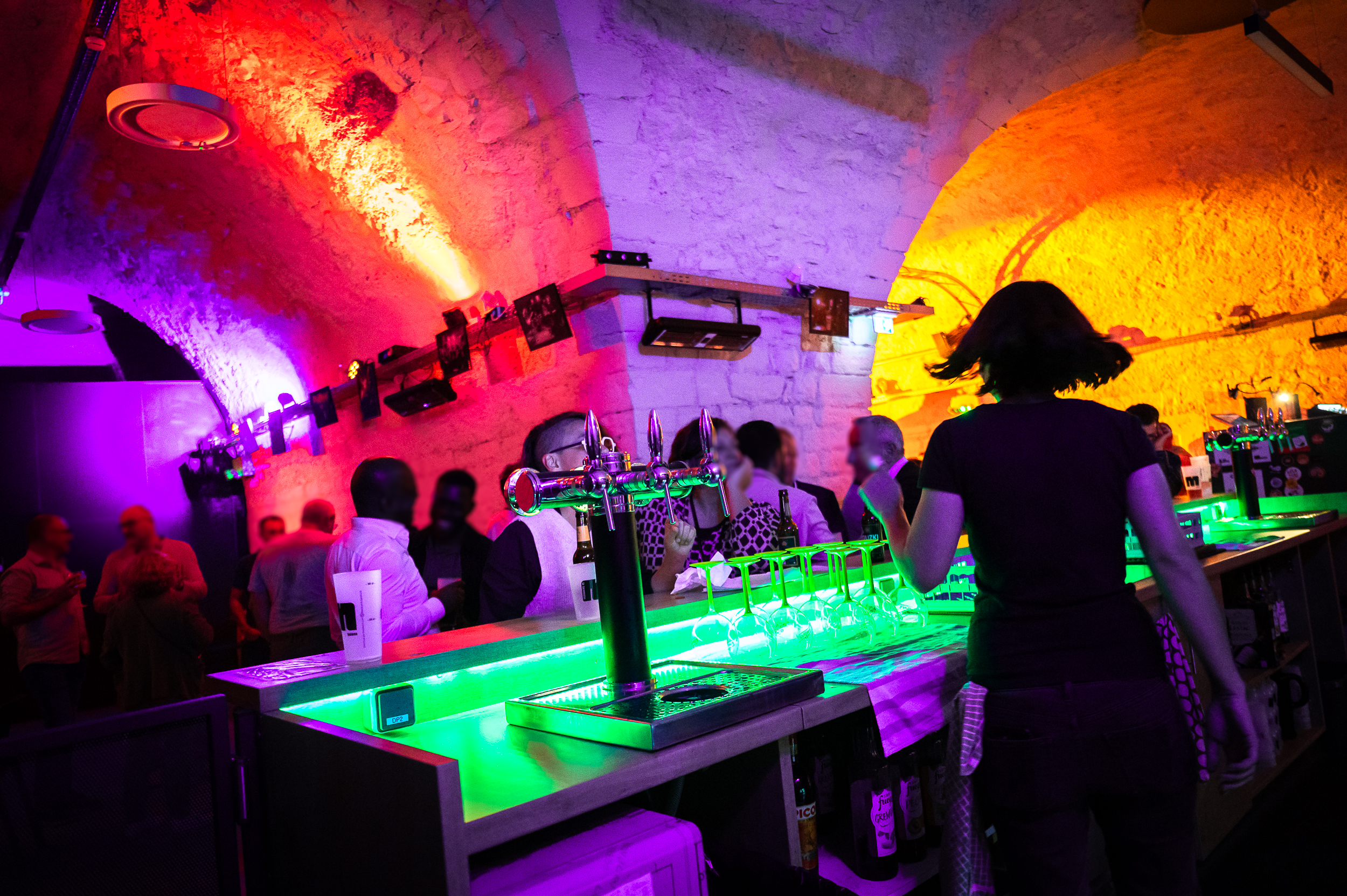 Soirée d'entreprise insolite au cœur des remparts de Bayonne au Magnéto : musique, dj, concert © Mathieu Prat