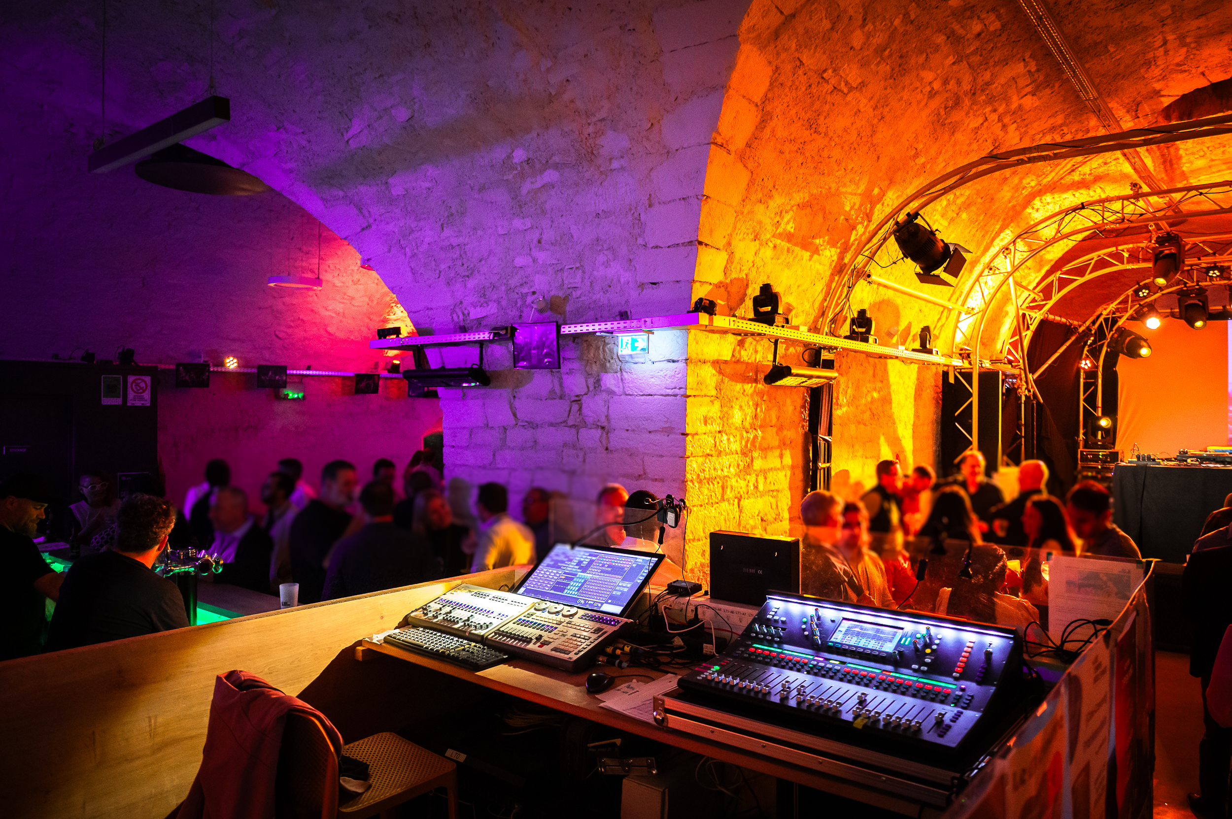 Soirée d'entreprise insolite au cœur des remparts de Bayonne au Magnéto : musique, dj, concert © Mathieu Prat