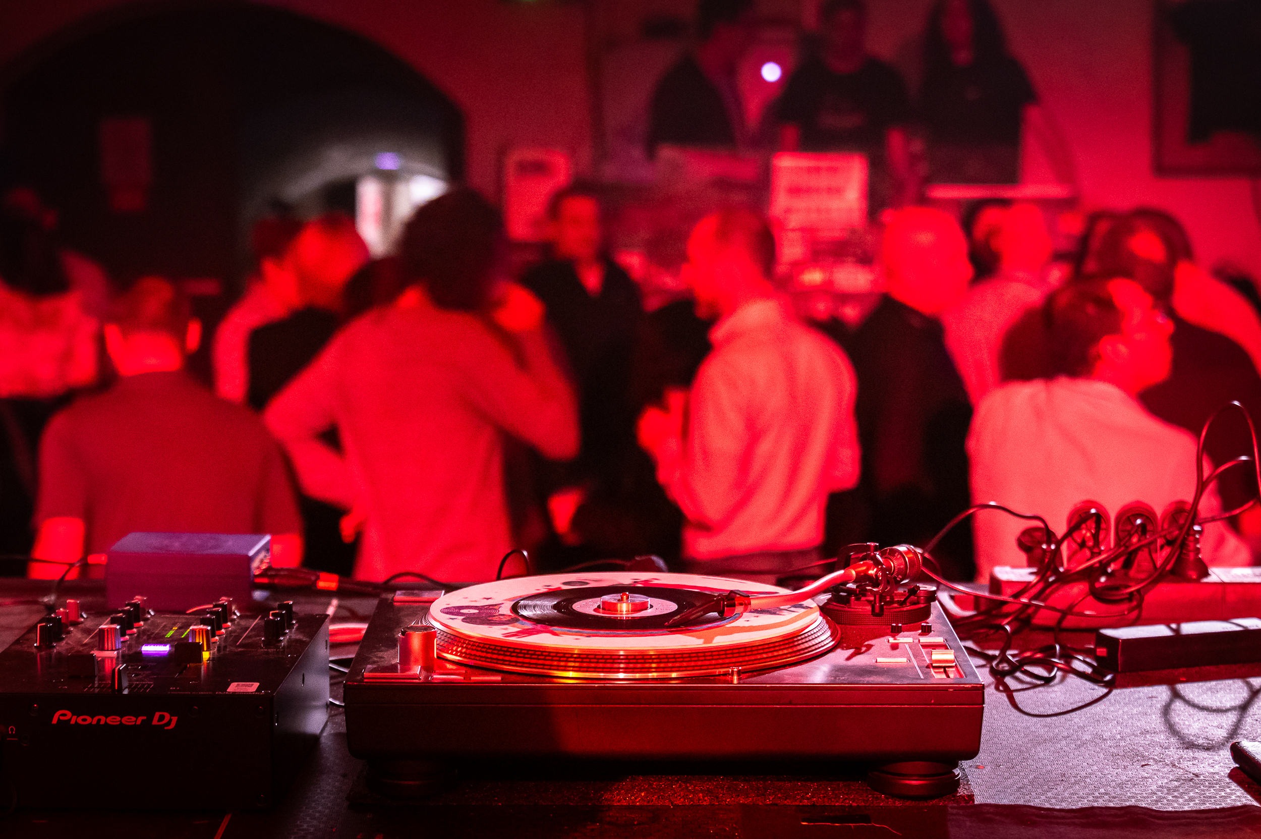 Soirée d'entreprise insolite au cœur des remparts de Bayonne au Magnéto : musique, dj, concert © Mathieu Prat