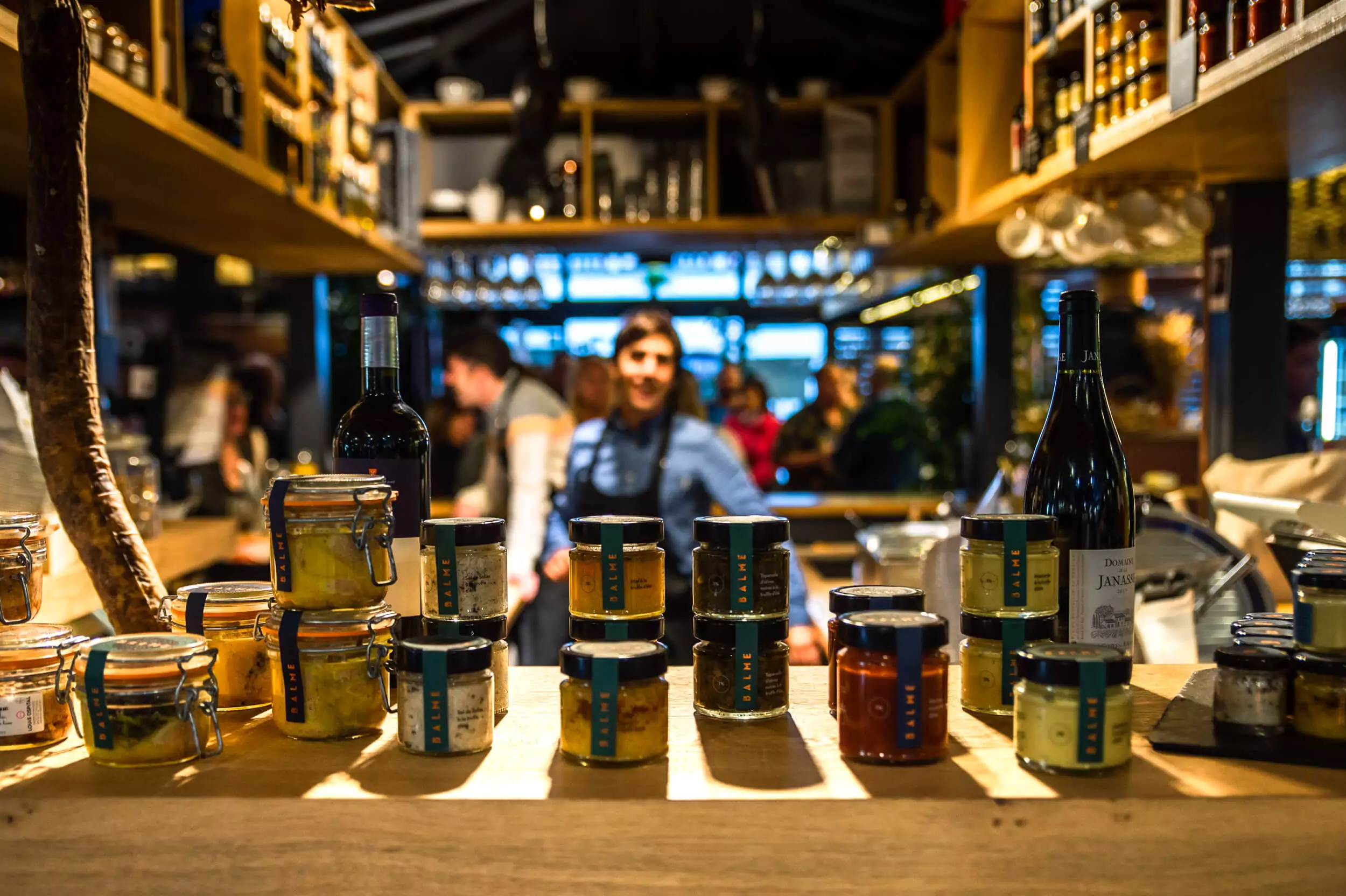 Produits locaux aux Halles de Bayonne lors de la réception post AG de l'Office de Tourisme de Bayonne en 2019 © Mathieu Prat