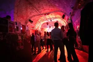 Soirée d'entreprise insolite au cœur des remparts de Bayonne au Magnéto : musique, dj, concert © Mathieu Prat