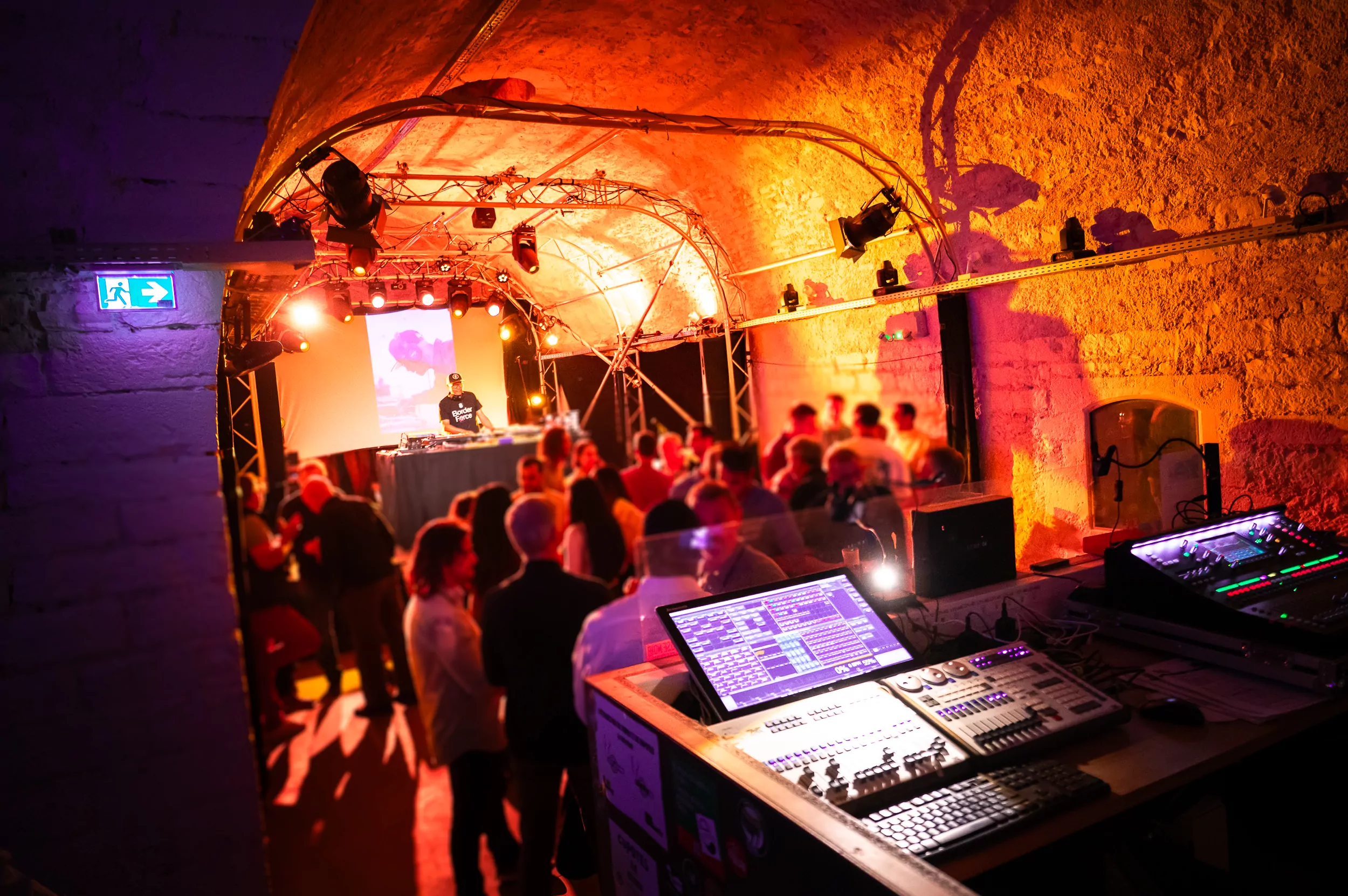 Soirée d'entreprise insolite au cœur des remparts de Bayonne au Magnéto : musique, dj, concert © Mathieu Prat